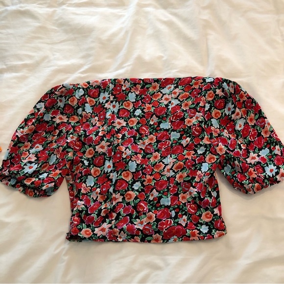ASTR floral crop top with puff sleeve. Size S. - Picture 7 of 13